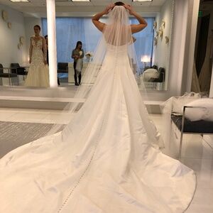 Monique Lhuillier Kirsten Veil